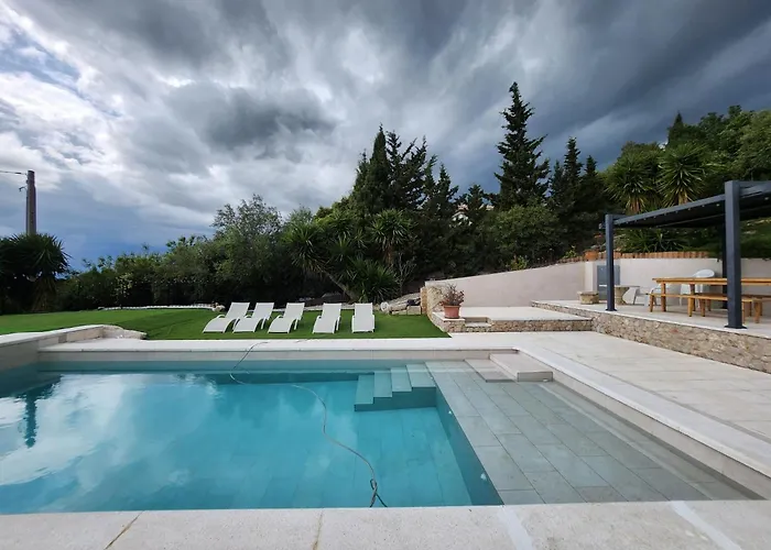 Casa Quermanso בית נופש *