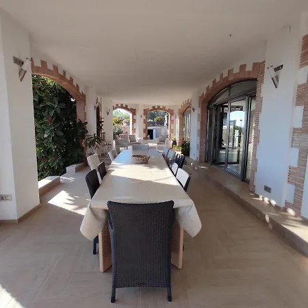 Casa Quermansó Dom wakacyjny *